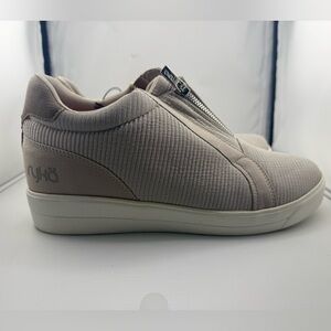 Nyka Beige Zip-Up Sneakers